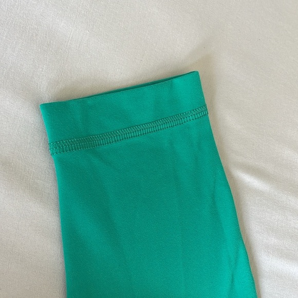 Like New Lululemon Align Yoga Pants - Size 6. Worn once - Picture 7 of 7